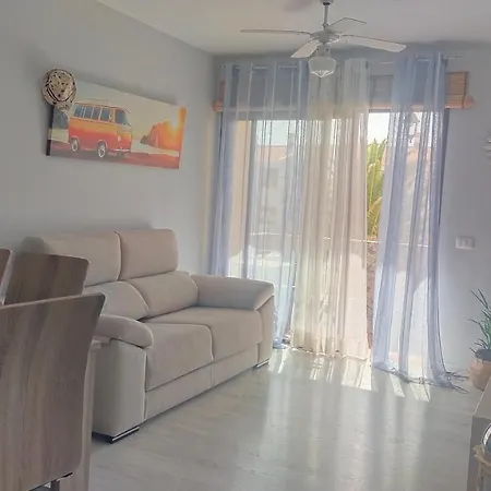 Tranquilo Y Soleado Cerca Del Mar, Con Piscina. Apartman *