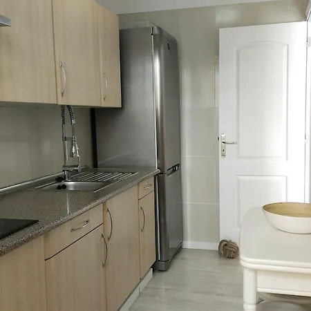 Tranquilo Y Soleado Cerca Del Mar, Con Piscina. Apartman *