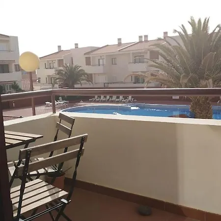 Tranquilo Y Soleado Cerca Del Mar, Con Piscina. Apartman *