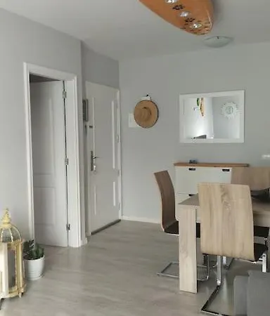 Apartman Tranquilo Y Soleado Cerca Del Mar, Con Piscina.